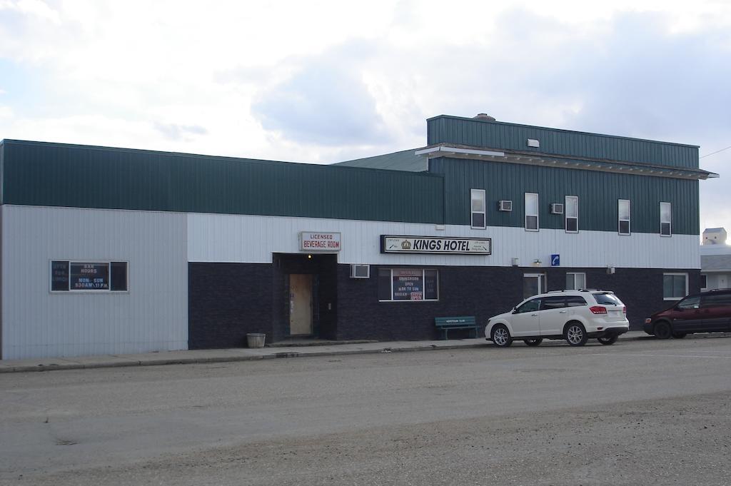 King'S Hotel & Motel By Elevate Rooms Shaunavon Zewnętrze zdjęcie