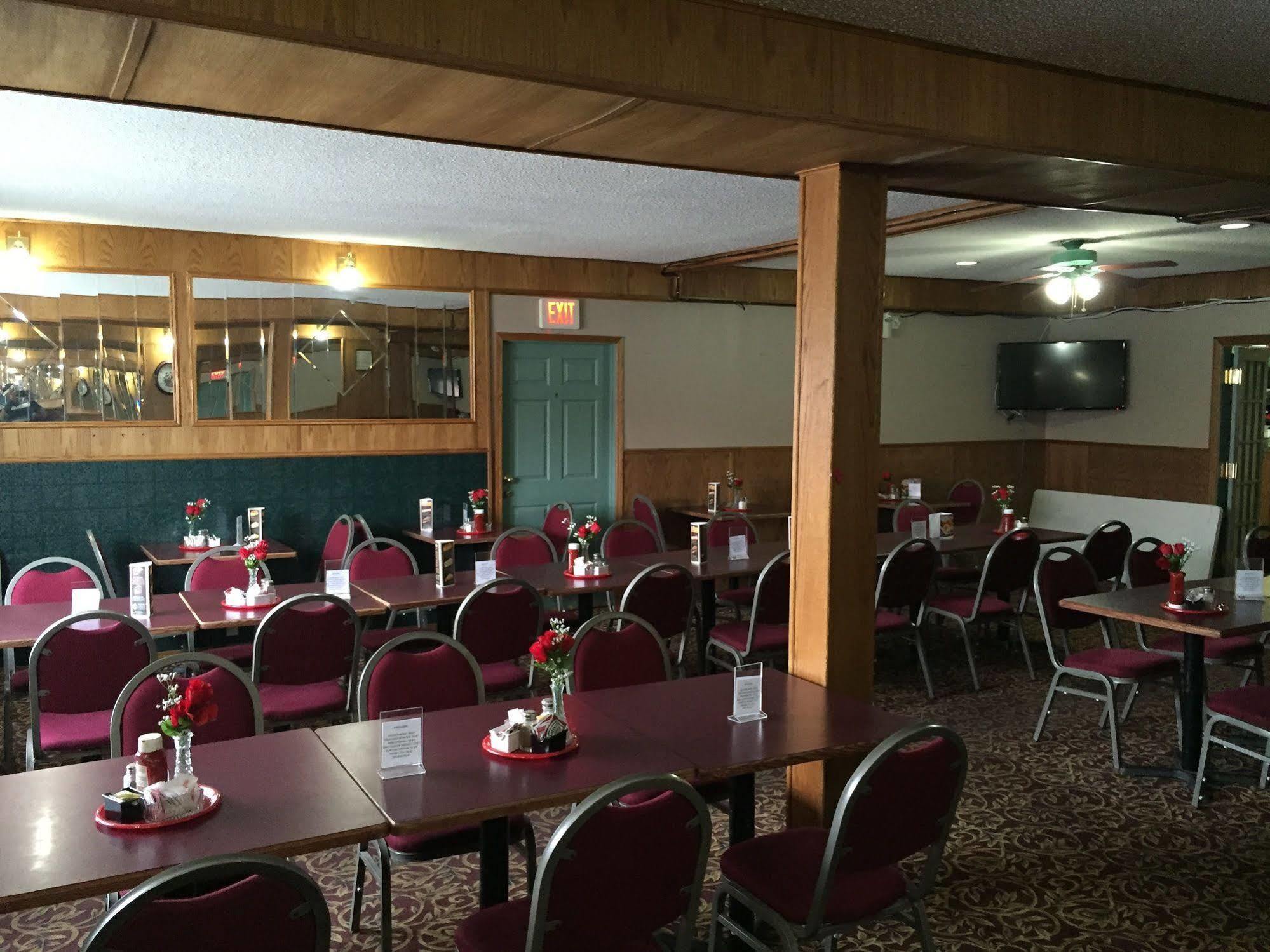 King'S Hotel & Motel By Elevate Rooms Shaunavon Zewnętrze zdjęcie